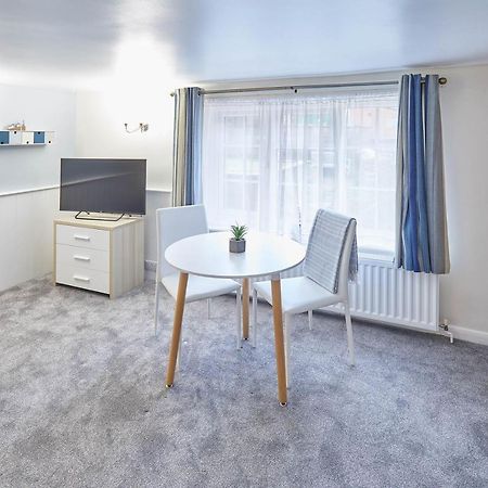 Host & Stay - Princess Place Studio Whitby Buitenkant foto