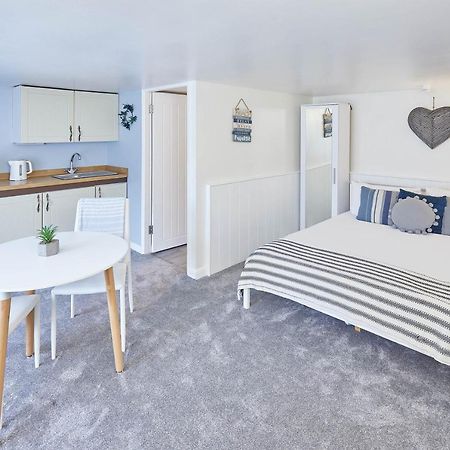 Host & Stay - Princess Place Studio Whitby Buitenkant foto