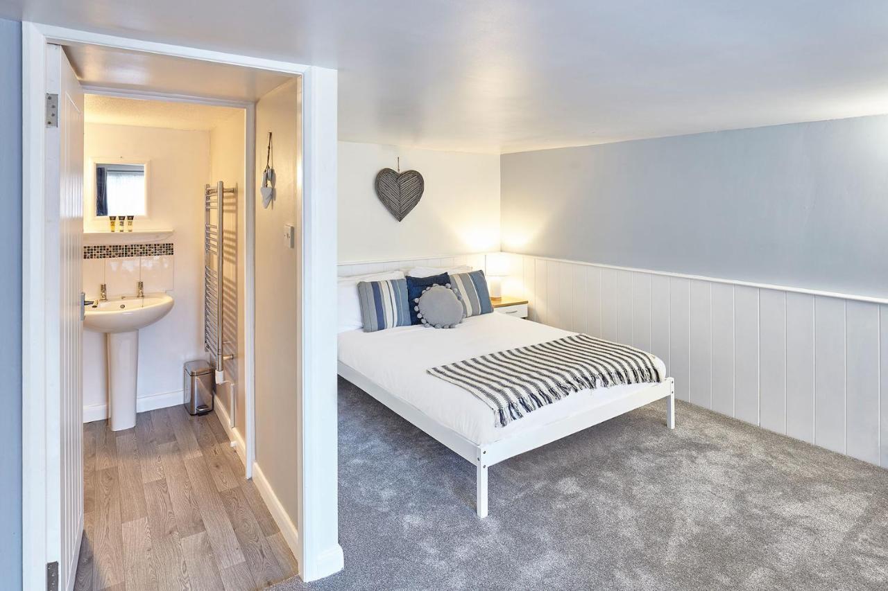 Host & Stay - Princess Place Studio Whitby Buitenkant foto